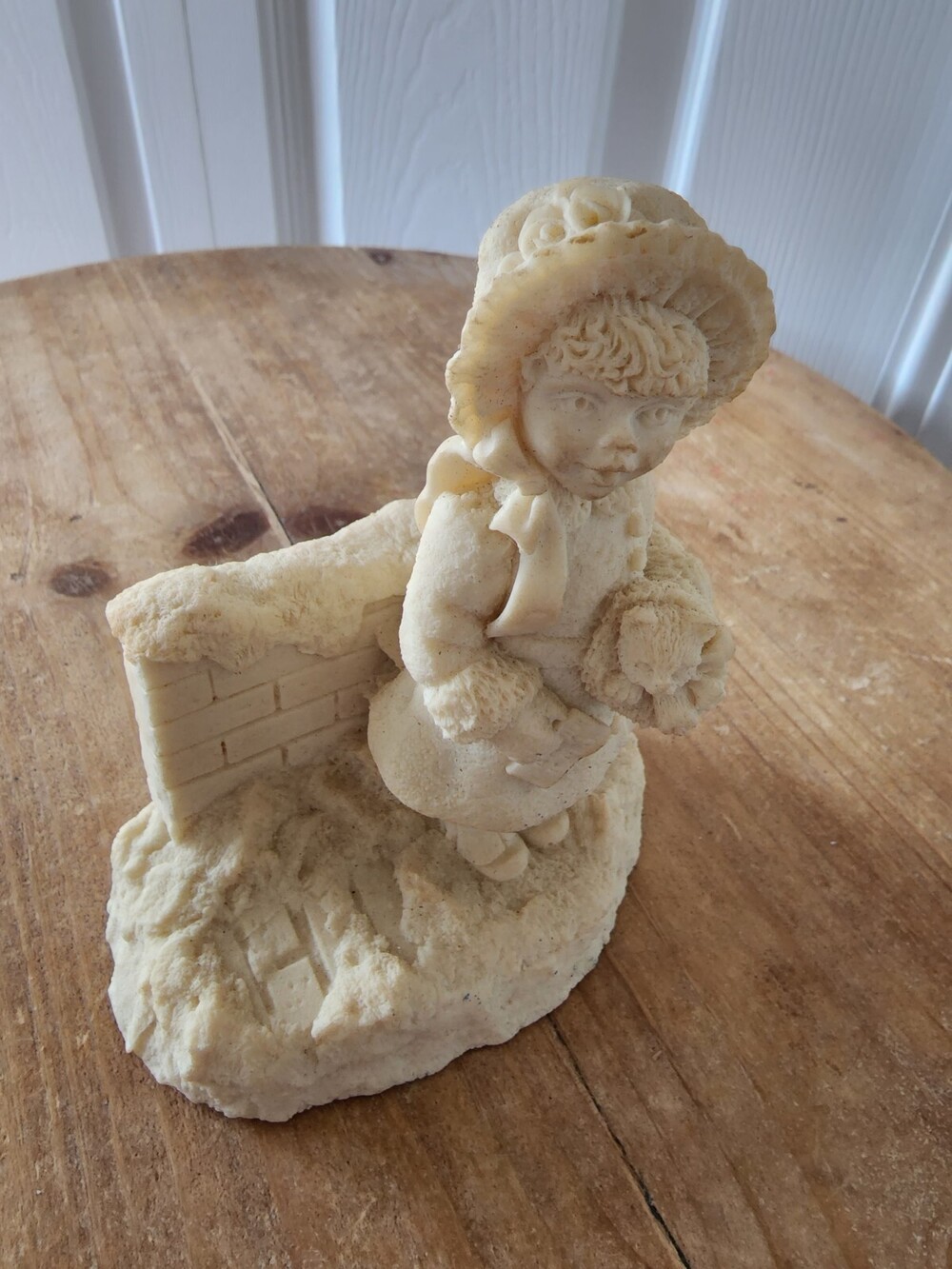 Vintage UNITED DESIGN “WINTERLIGHT COLLECTION” CHRISTMAS FIGURINE - 1991 - Girl
